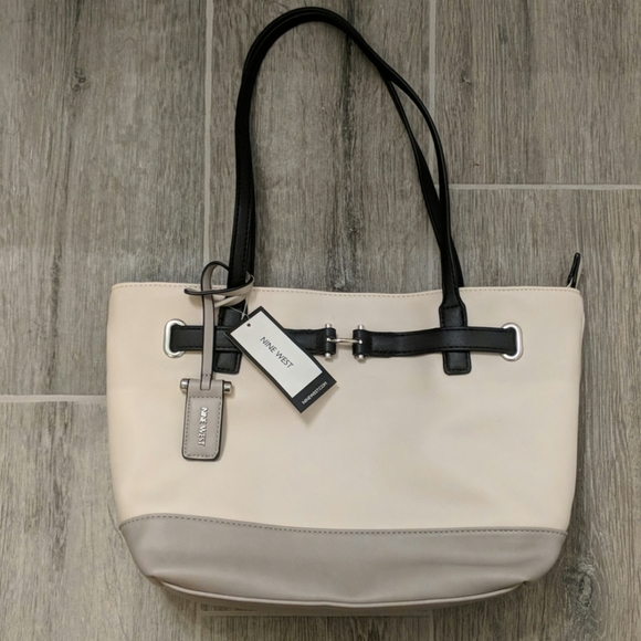 Nine West Handbags - Nine West handbag